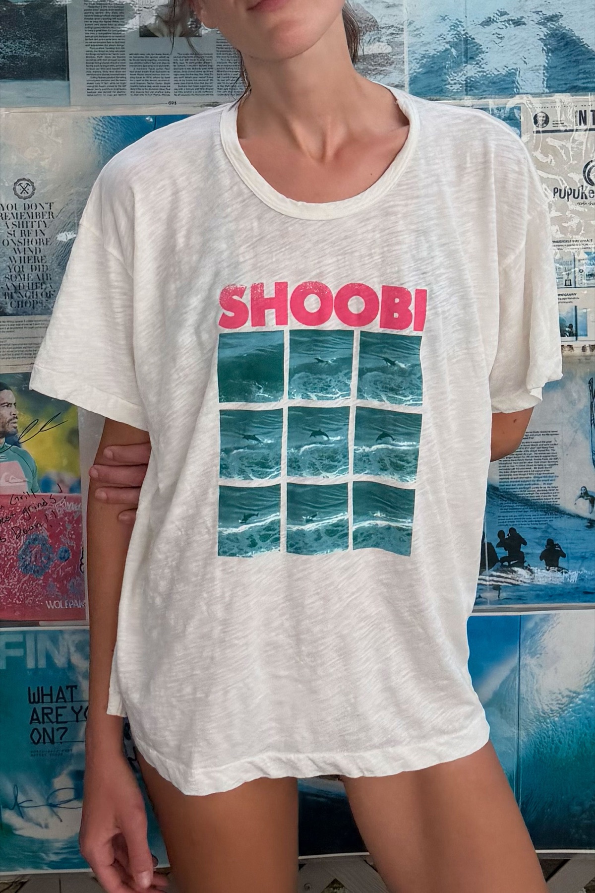 Dolphin T-Shirt in Off White, detail view